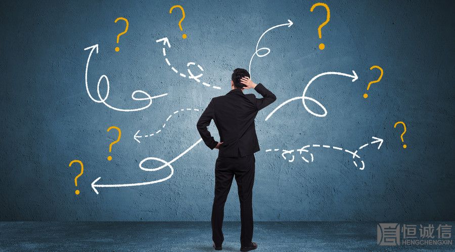 到底是公司注銷好還是轉讓好，這個廣州發(fā)業(yè)認為需要根據(jù)你的實際情況來決定，如果你不想再繼續(xù)經(jīng)營這個公司，剛好有人愿意接手這個公司，那就變更，至少還能彌補一些損失。而且公司轉讓是需要簽署股權協(xié)議的，所以之后不用擔心公司轉讓后做了違法的事情牽連到自己，轉讓以后公司的問題是由新法人或股東負責。